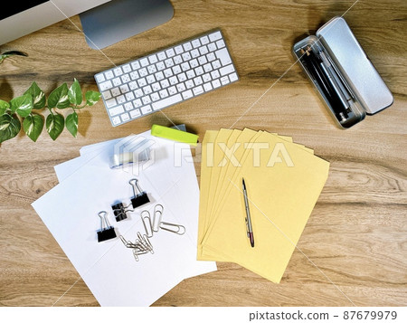 商業形象辦公桌工作文書工作 商業形象辦公桌工作文書工作 87679979