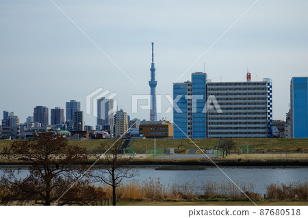 天空展開的川手住宅區和東京晴空塔 天空展開的川手住宅區和東京晴空塔 87680518