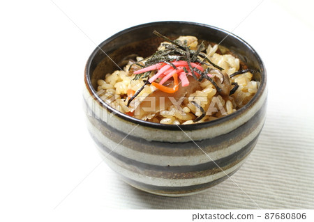 Gomoku mixed rice with chicken, small bowl Gomoku mixed rice with chicken, small bowl 87680806