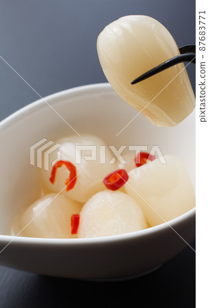 Sweet scallions 87683771