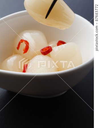 Sweet scallions 87683772