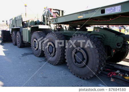 美軍奧什科甚製造的10輪大型重型拖拉機 87684580