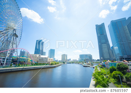 Yokohama Minatomirai early summer 87685597