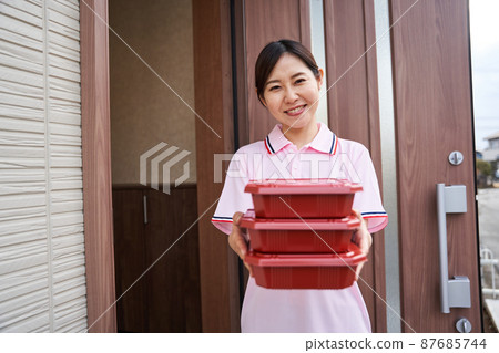 送食材的女人 87685744