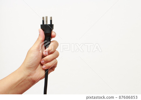 Electrical appliances plugs full of all plugs or plugs together. Because of the risk of causing a short circuit from high heat accumulated in the wires. Electrical appliances plugs full of all plugs or plugs together. Because of the risk of causing a short circuit from high heat accumulated in the wires. 87686853