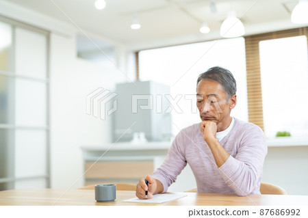 老人寫一封信 87686992