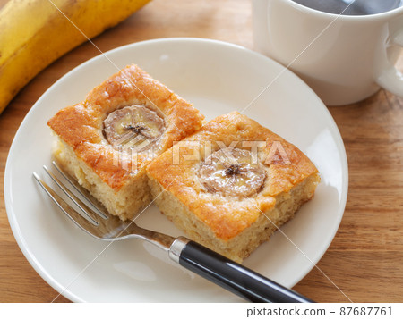 香蕉麵包和咖啡 87687761