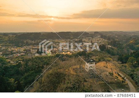 從松山城遺址上空看到的黃昏松山市容 87688451