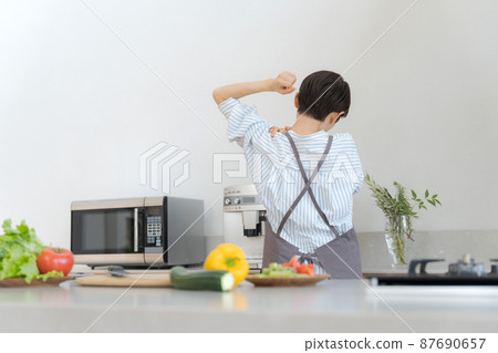 女人做飯 女人做飯 87690657