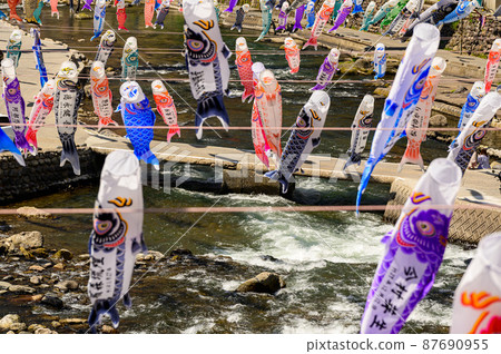 Koinobori scenery fluttering in the spring breeze "Tsuetate Onsen Koinobori Festival" (Higo / Oguni) Tourist attraction 87690955