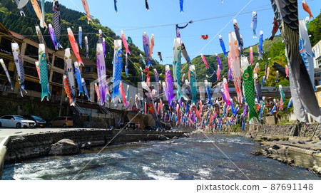 Koinobori scenery fluttering in the spring breeze "Tsuetate Onsen Koinobori Festival" (Higo / Oguni) Tourist attraction 87691148