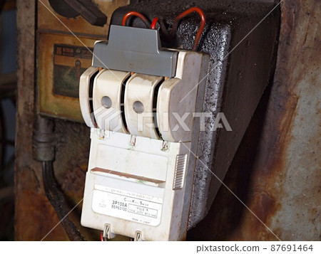 Old knife switch 87691464