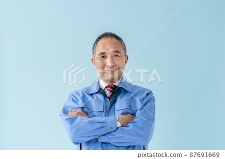 穿著工作服的男性肖像 87691669