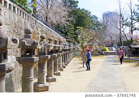久留米市臨濟宗梅林寺的一組石燈籠 久留米市臨濟宗梅林寺的一組石燈籠 87691748