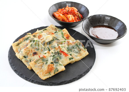 Seafood pancake 87692403