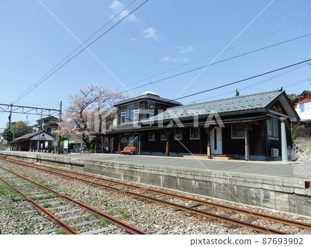 Full view of Mikuniminato Station where cherry blossoms are in full bloom Full view of Mikuniminato Station where cherry blossoms are in full bloom 87693902