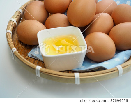 Fresh brown eggs, food, cooking ingredients Fresh brown eggs, food, cooking ingredients 87694956