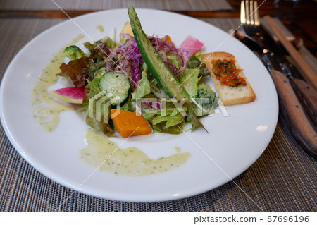 Okra and island vegetable salad 87696196