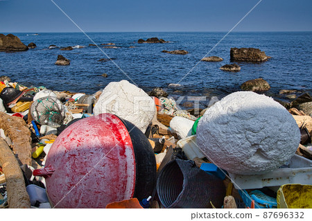 Marine pollution (Echizen coast) Marine pollution (Echizen coast) 87696332