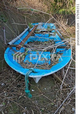 Marine pollution (Echizen coast) 87696351