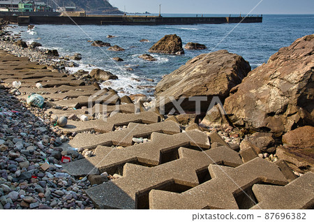Marine pollution (Echizen coast) Marine pollution (Echizen coast) 87696382