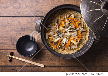 舞茸煲仔飯圖片 舞茸煲仔飯圖片 87696753