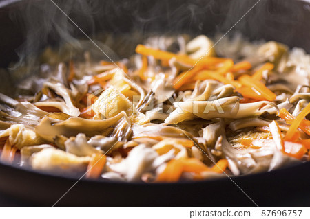 舞茸煲仔飯圖片 87696757