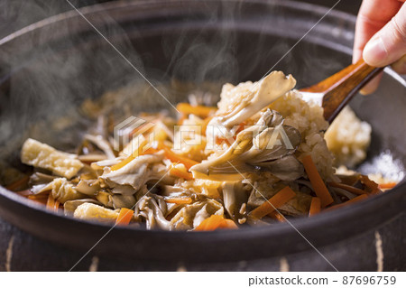 舞茸煲仔飯圖片 87696759