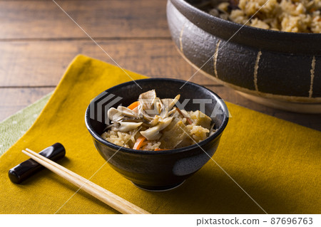 舞茸煲仔飯圖片 舞茸煲仔飯圖片 87696763