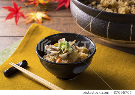 舞茸煲仔飯圖片 舞茸煲仔飯圖片 87696765