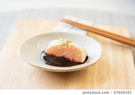 Hot water of chicken fillet soaked in soy sauce 87698381