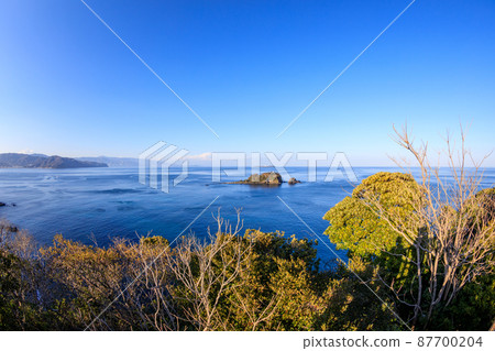 Sagami Bay bathing in the sunset seen from the Izu Peninsula Sagami Bay bathing in the sunset seen from the Izu Peninsula 87700204