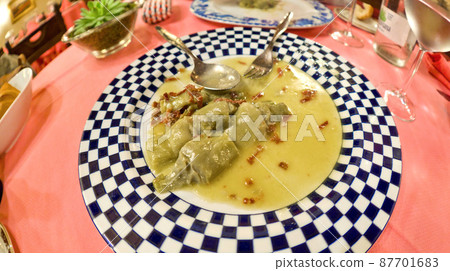 Stewed Artichokes 87701683