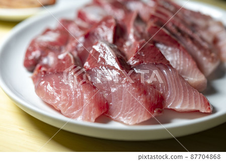 Delicious yellowtail hot pot dish Delicious yellowtail hot pot dish 87704868