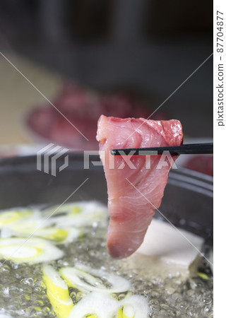 Delicious yellowtail hot pot dish Delicious yellowtail hot pot dish 87704877