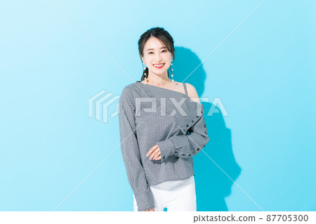 年輕女性的美麗 年輕女性的美麗 87705300