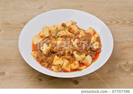 麻婆豆腐,萬寶豆腐,萬寶豆腐,中餐。家常菜、豆腐和肉末菜餚。 麻婆豆腐,萬寶豆腐,萬寶豆腐,中餐。家常菜、豆腐和肉末菜餚。 87707396