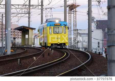 大阪阪海電車上町線的車輛運行 大阪阪海電車上町線的車輛運行 87707876