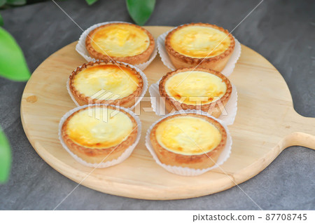 tart, cheese tart or tart in the tray 87708745