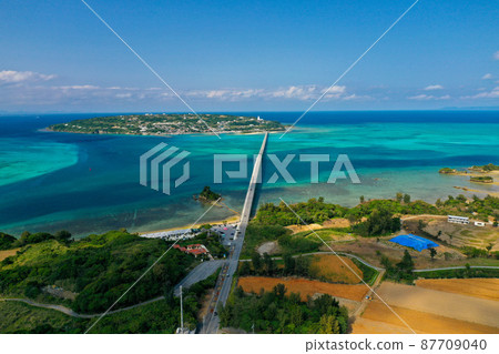 Kouri Ohashi over the emerald sea Kouri Ohashi over the emerald sea 87709040