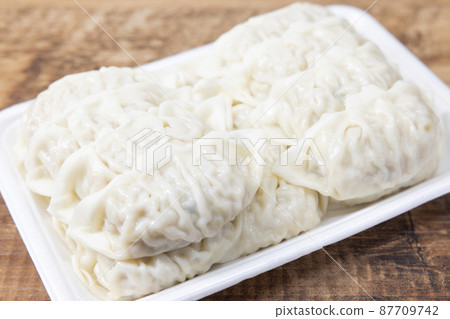Raw dumplings 87709742