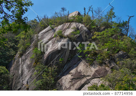 《Shimane Prefecture》 Prefectural Natural Park Demon Tongue Earthquake Scenery [April] 87714956