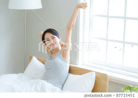 假日早晨女性肖像 假日早晨女性肖像 87715451