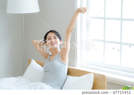 假日早晨女性肖像 假日早晨女性肖像 87715452