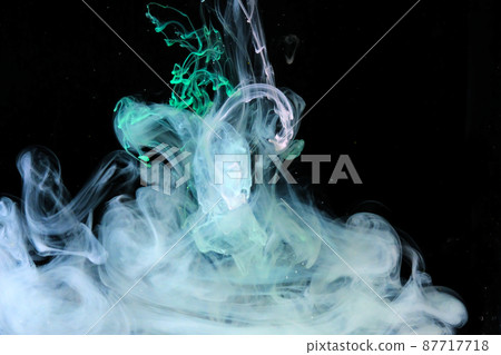 Colorful paints that spread underwater 87717718