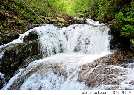一之瀨川和龍谷溪谷的流入 87719169