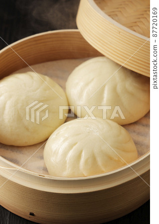 用竹蒸籠蒸的熱肉包 87720169
