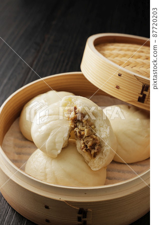 用竹蒸籠蒸的熱肉包 87720203