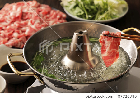 Shabu-shabu of Hokkaido pork shoulder loin 87720389