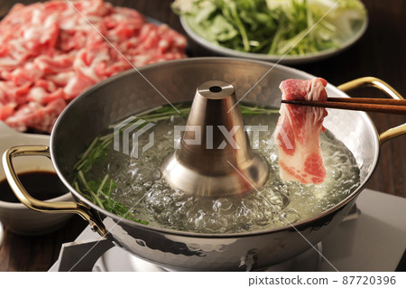Shabu-shabu of Hokkaido pork shoulder loin 87720396